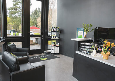 Redmond location entryway with front desk and waiting chairs